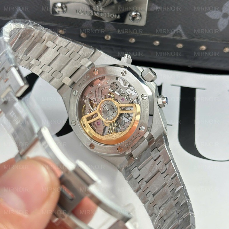 Dong-Ho-Audemars-Piguet-Royal-Oak-26240ST-Rep-11-May-Co-Tu-Dong.jpg