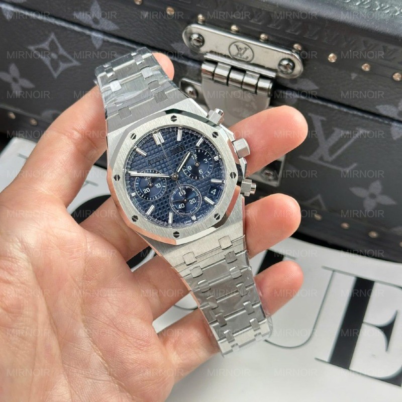 Dong-Ho-Audemars-Piguet-Royal-Oak-26240ST-Mat-Xanh-Blue-May-Mong-New-2025-41mm-1-1024x1024.jpg