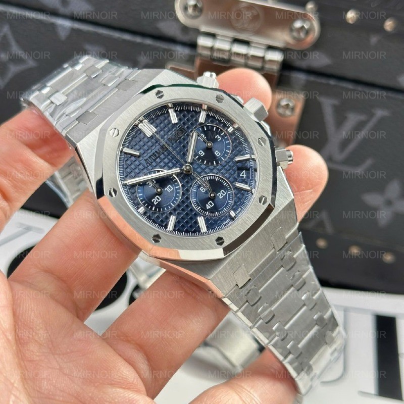 Dong-Ho-Audemars-Piguet-Royal-Oak-26240ST-Mat-Xanh-Blue-May-Mong-New-2025-41mm-3-1024x1024.jpg