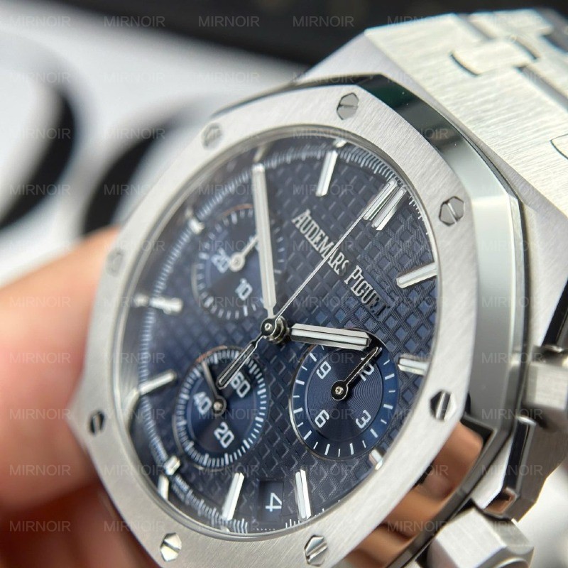 Dong-Ho-Audemars-Piguet-Royal-Oak-26240ST-Mat-Xanh-Blue-May-Mong-New-2025-41mm-11-1024x1024.jpg