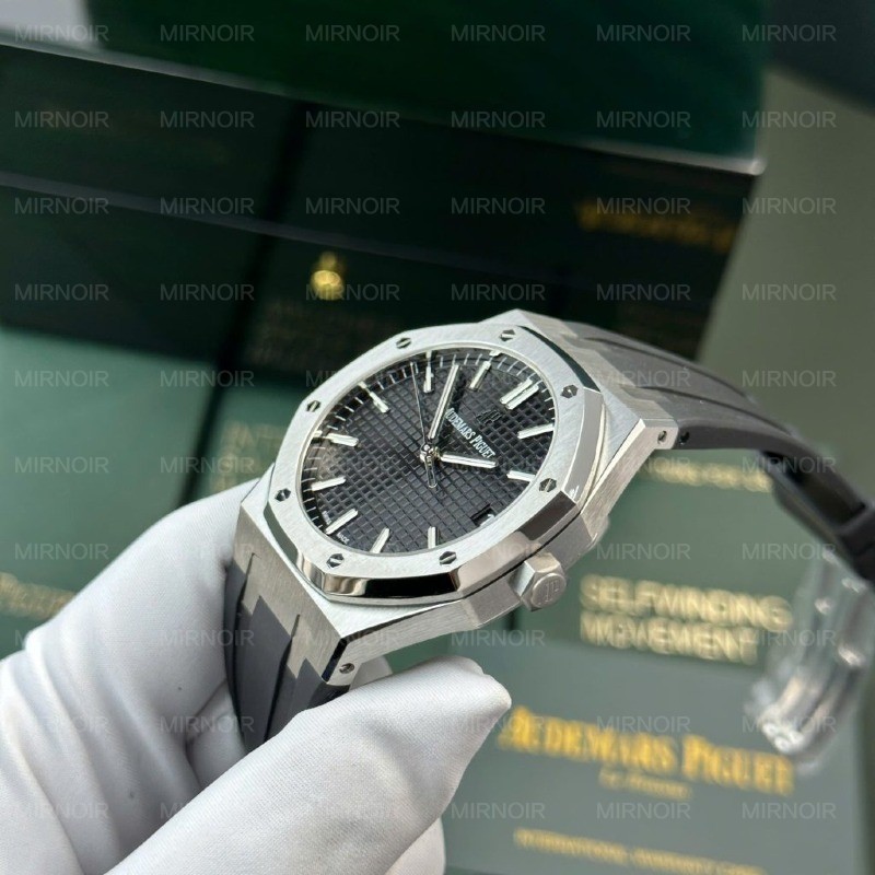 Dong-Ho-Audemars-Piguet-Royal-Oak-15500-Replica-11-Mat-Den-Day-Cao-Su-Nha-May-APS-41mm-5-1024x1024.jpg