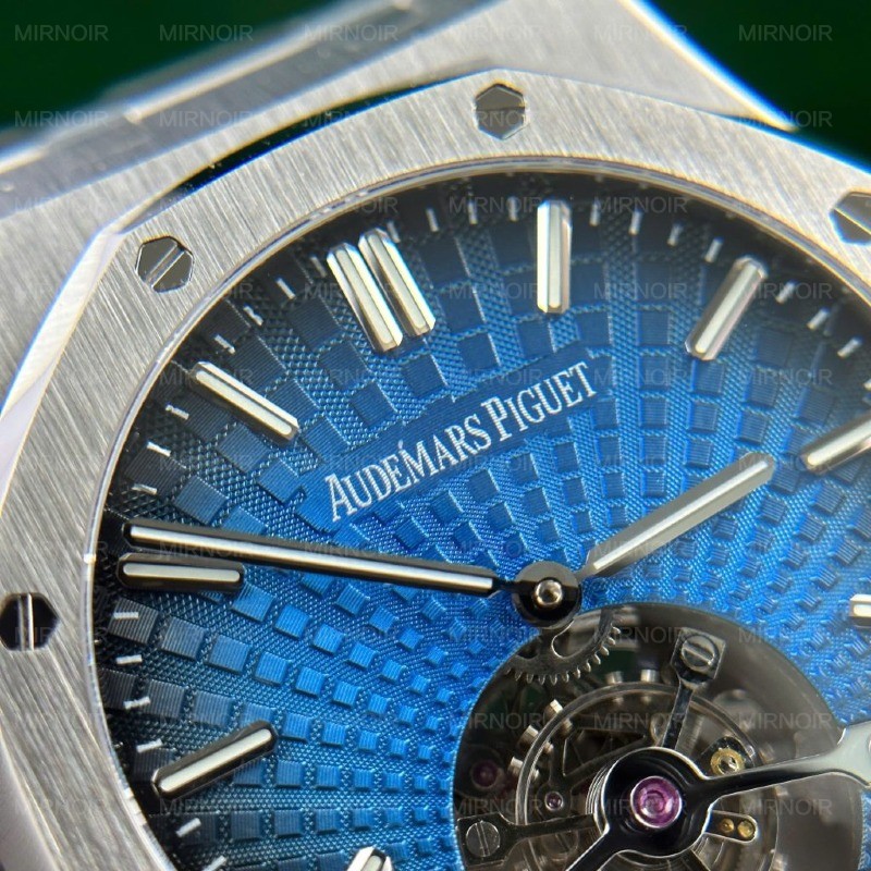 Dong-Ho-Audemars-Piguet-Royal-Oak-Flying-Tourbillon-26530-Replica-11-Nha-May-R8-41mm-2-1024x1024.jpg
