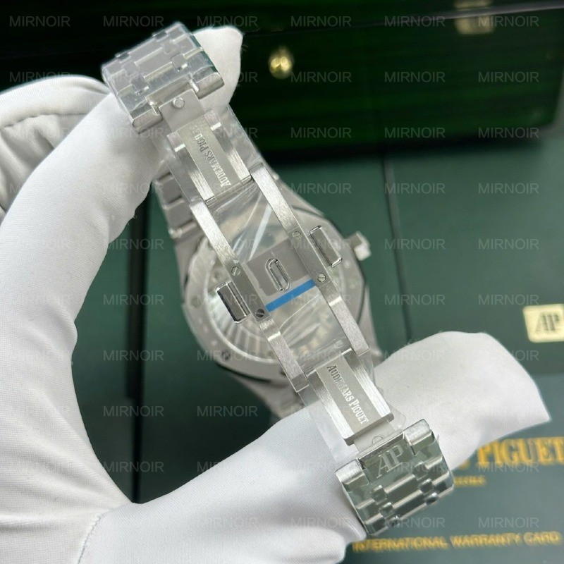 Dong-Ho-Audemars-Piguet-Royal-Oak-Flying-Tourbillon-26530-Replica-11-Nha-May-R8-41mm-6-1024x1024.jpg