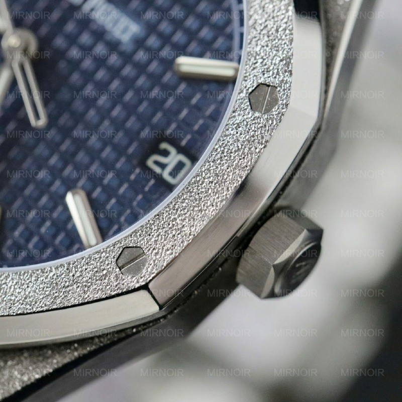 Dong-Ho-Audemars-Piguet-Royal-Oak-15500ST-Frosted-Gold-Replica-11-Mat-Xanh-41mm-7-1024x1024.jpg