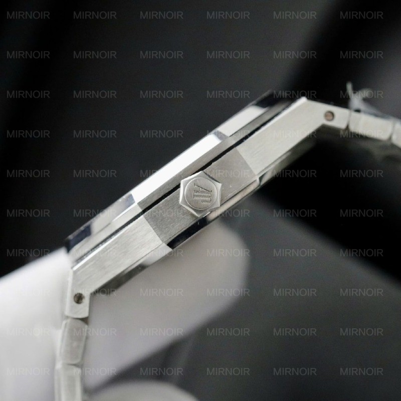 Dong-Ho-Audemars-Piguet-Royal-Oak-15500ST-Frosted-Gold-Replica-11-Mat-Xanh-41mm-8-1024x1024.jpg