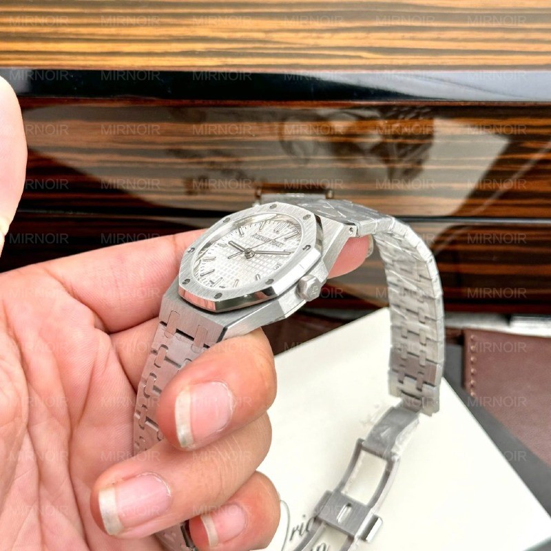 Dong-Ho-Audemars-Piguet-Royal-Oak-Replica-11-Mat-Trang-May-Co-Automatic-34mm-4-1024x1024.jpg