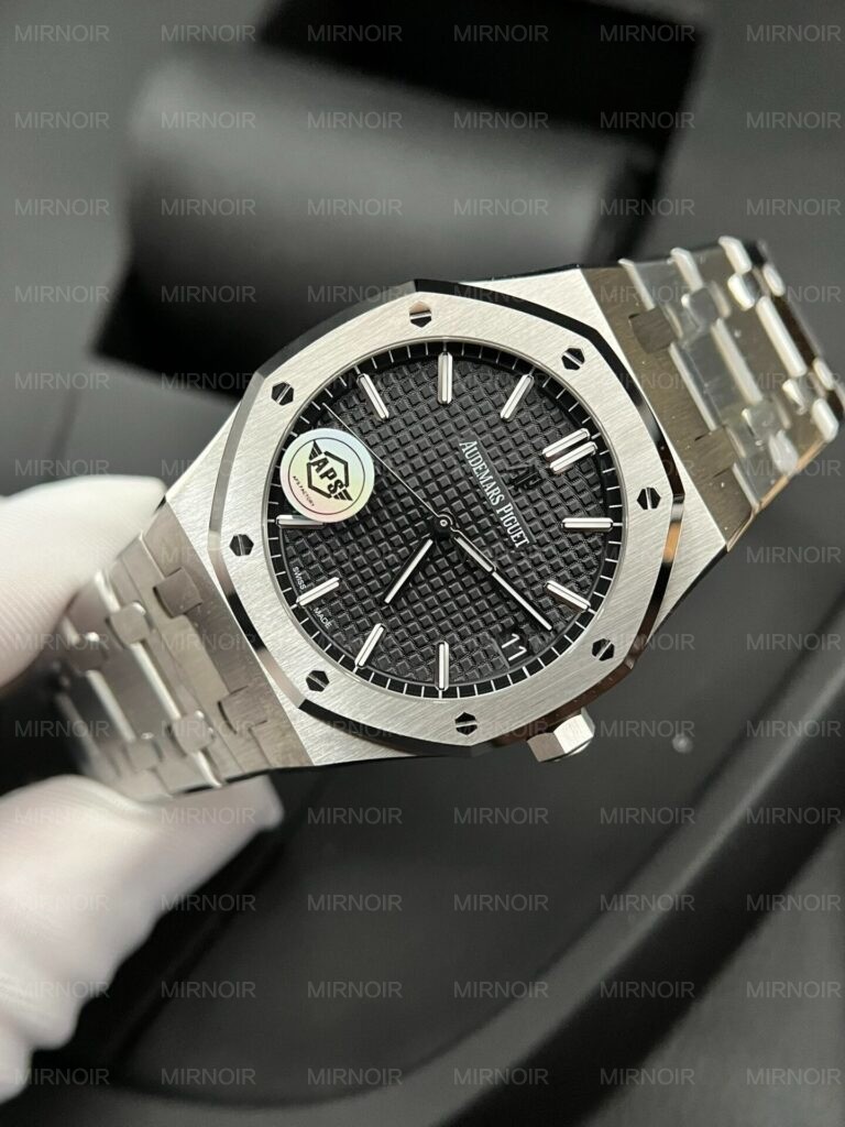 Dong-Ho-Audemars-Piguet-Royal-Oak-15500ST-Mat-Den-APS-Factory-41mm-2-768x1024.jpg