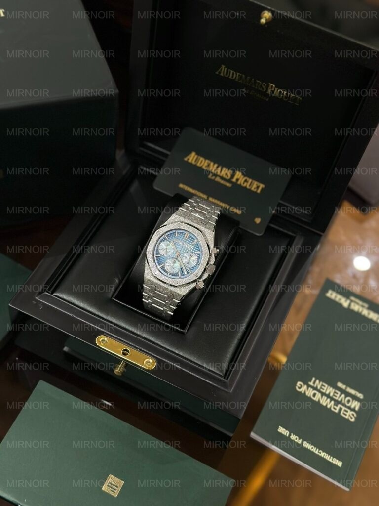 Dong-Ho-Audemars-Piguet-Replica-11-Royal-Oak-26331BC-Frosted-Gold-4-768x1024.jpg