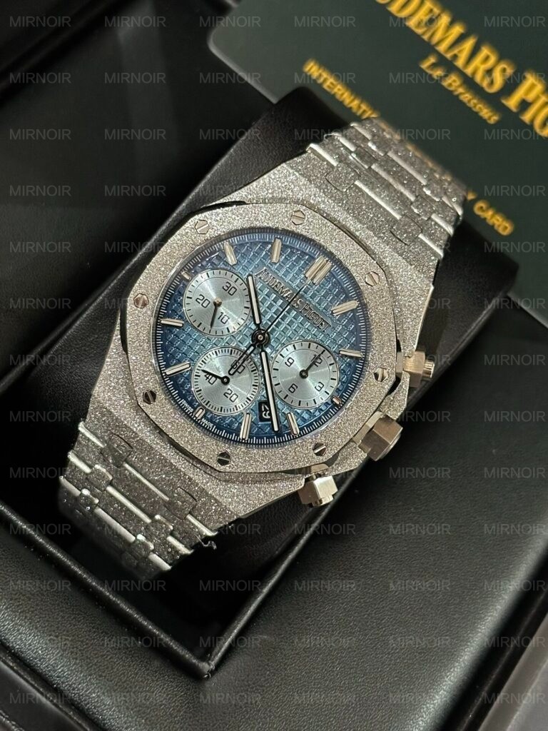 Dong-Ho-Audemars-Piguet-Replica-11-Royal-Oak-26331BC-Frosted-Gold-8-768x1024.jpg
