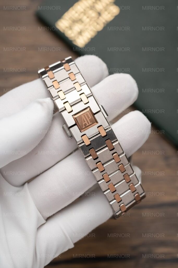 Dong-Ho-Audemars-Piguet-Royal-Oak-15400-Demi-Rose-Replica-ZF-Factory-41mm-4-683x1024.jpg