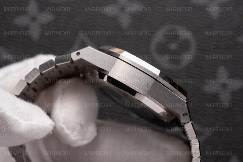 Dong-Ho-Audemars-Piguet-Royal-Oak-26331ST-Replica-11-Mat-Den-1-1024x683.jpg