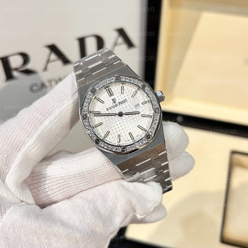 Dong-Ho-Audemars-Piguet-Nu-Mat-Trang-May-Pin-33mm-2-1024x1024.jpg