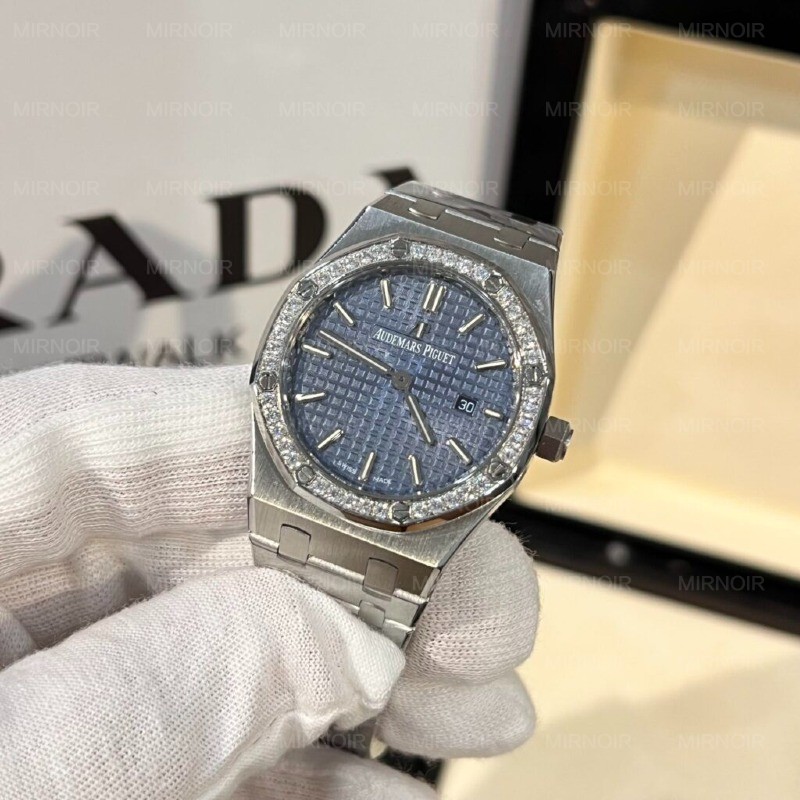 Dong-Ho-Audemars-Piguet-Royal-Oak-Nu-Dinh-Da-May-Pin-33mm-2-1024x1024.jpg