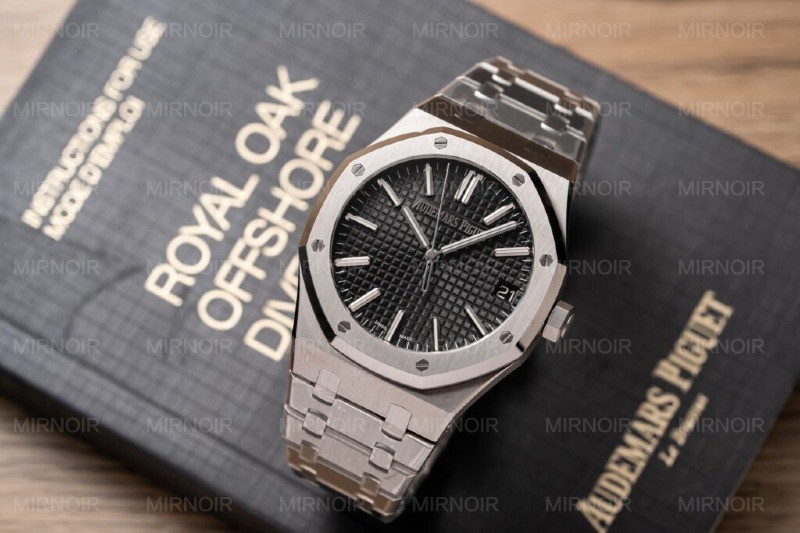 Dong-Ho-Audemars-Piguet-15500ST-Replica-11-Mat-So-Den-ZF-41mm-2-1024x682.jpg