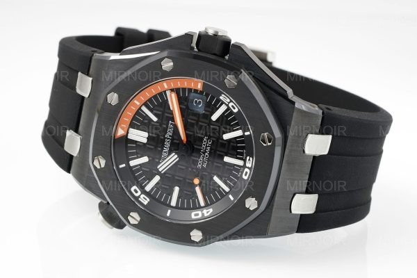 Dong-Ho-Audemars-Piguet-Che-Tac-Royal-Oak-Offshore-Diver-15707CE-Gom-Den-42mm-6.jpg