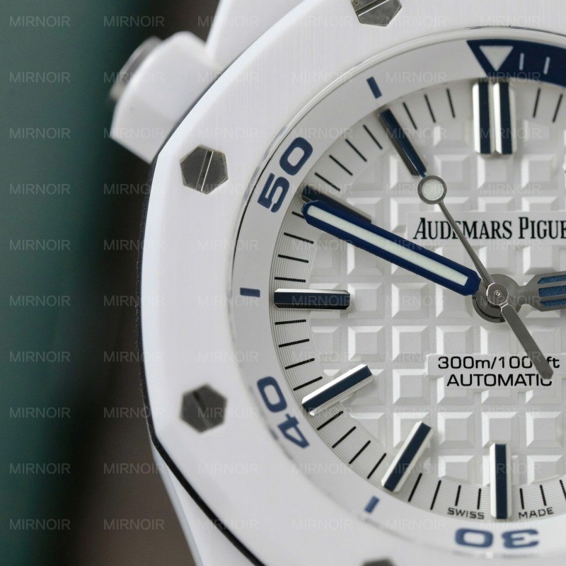 Audemars-Piguet-Royal-Oak-Offshore-15707CB-Replica-11-Gom-Trang-ZF-Factory-42mm-4.jpg