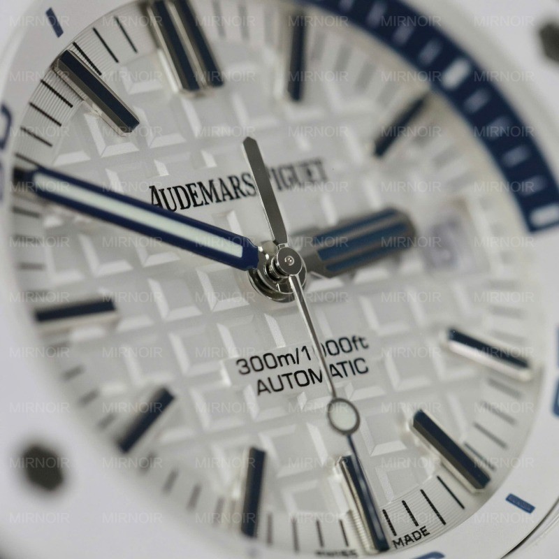 Audemars-Piguet-Royal-Oak-Offshore-15707CB-Replica-11-Gom-Trang-ZF-Factory-42mm-5.jpg
