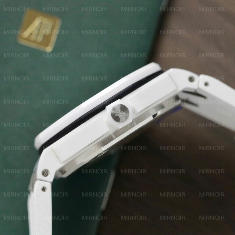 Audemars-Piguet-Royal-Oak-Offshore-15707CB-Replica-11-Gom-Trang-ZF-Factory-42mm-10.jpg