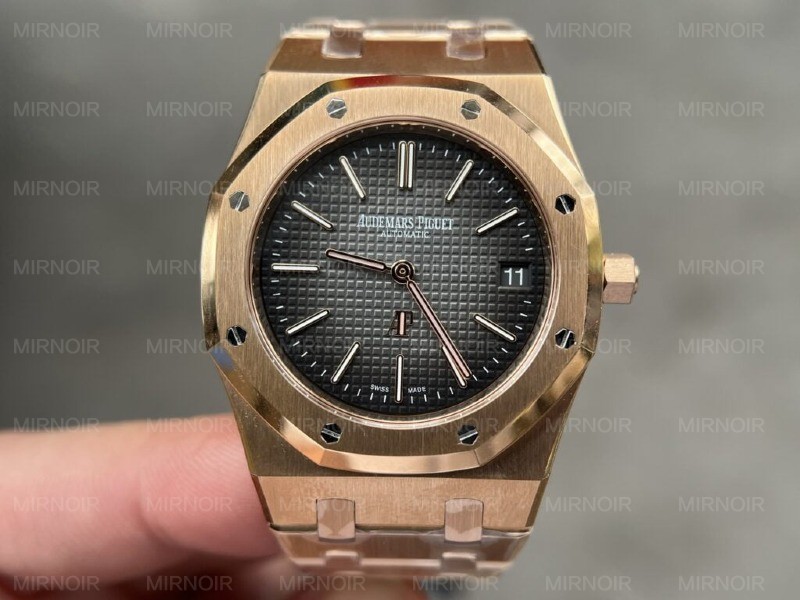 Dong-Ho-Audemars-Piguet-Replica-11-Royal-Oak-15202OR-Jumbo-39mm-5.jpg