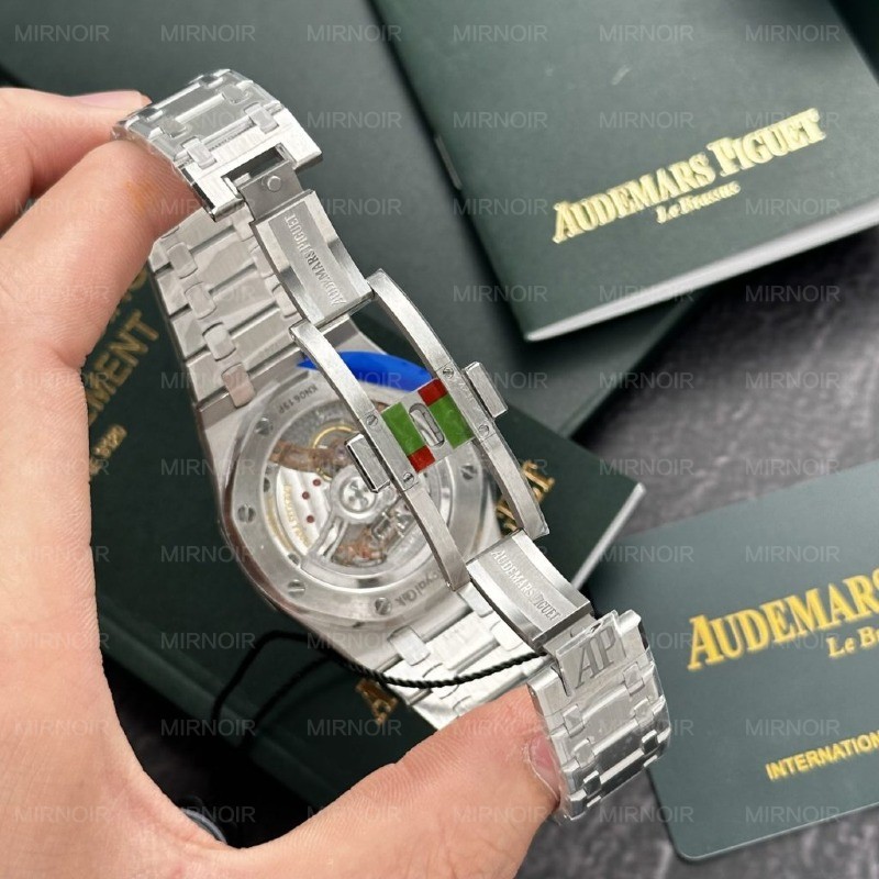 Dong-Ho-Audemars-Piguet-Royal-Oak-Jumbo-Extra-Thin-15202ST-Replica-2-1024x1024.jpg