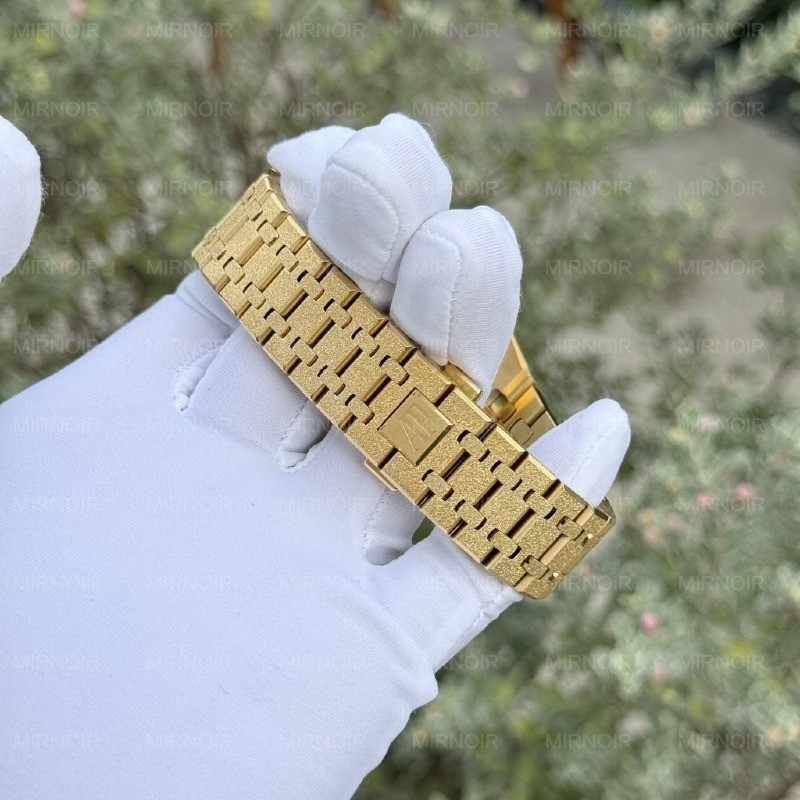 Dong-Ho-Audemars-Piguet-Royal-Oak-26331-Frosted-Gold-Replica-11-41mm-4-1024x1024.jpg