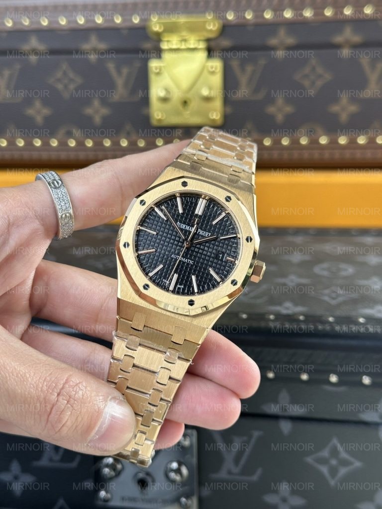 Dong-Ho-Audemars-Piguet-Replica-11-Royal-Oak-15400OR-Mat-Den-41mm-7-768x1024.jpg