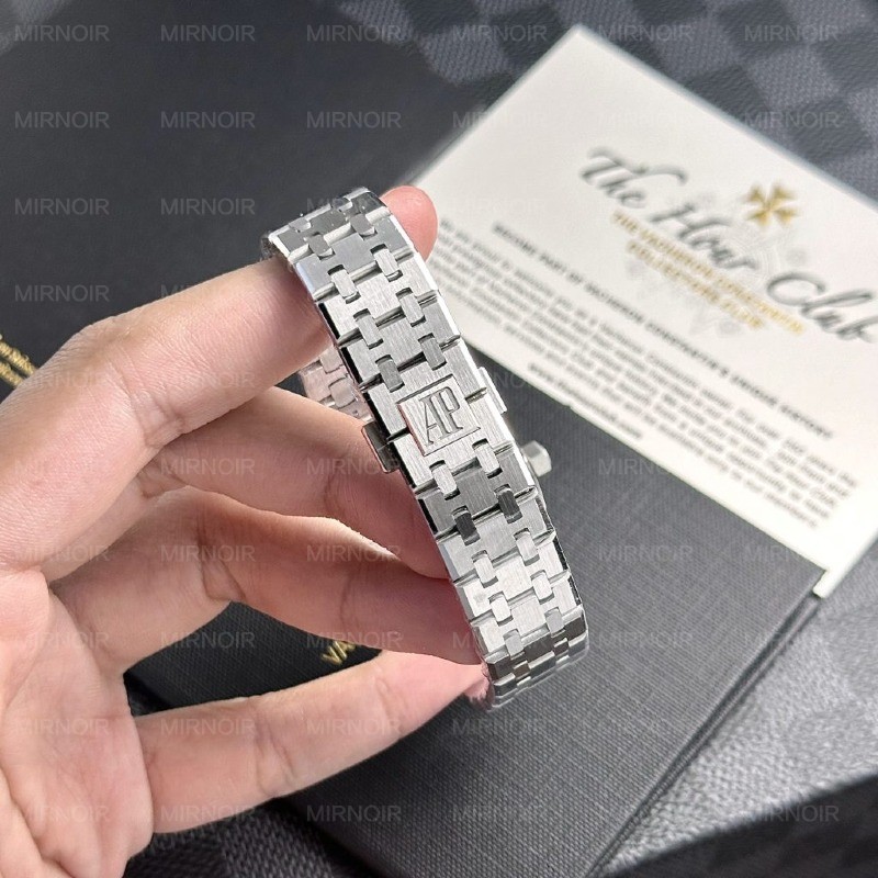 Dong-Ho-Audemars-Piguet-Nam-Day-Kim-Loai-1024x1024.jpg