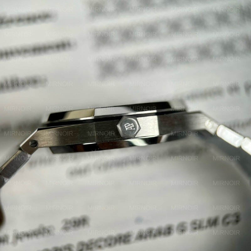 Dong-Ho-Audemars-Piguet-Royal-Oak-Replica-Cao-Cap-Mat-Xanh-34mm-4.jpg