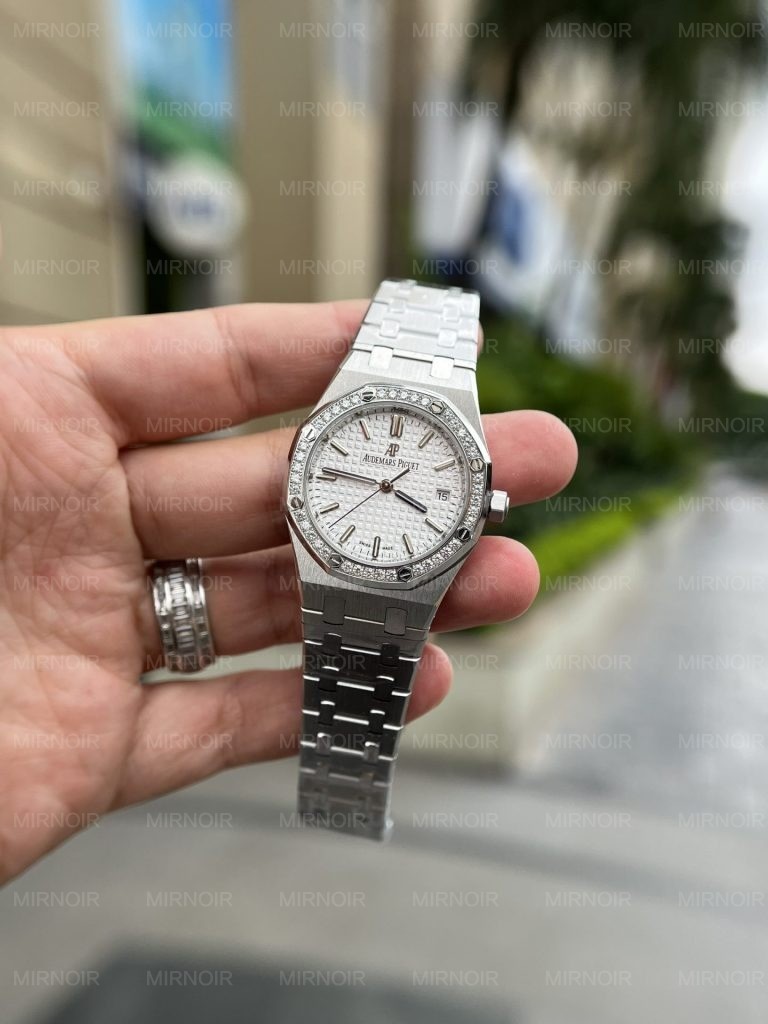 Dong-Ho-Audemars-Piguet-Royal-Oak-Che-Tac-Day-Kim-Loai-Nu-34mm-2-768x1024.jpg