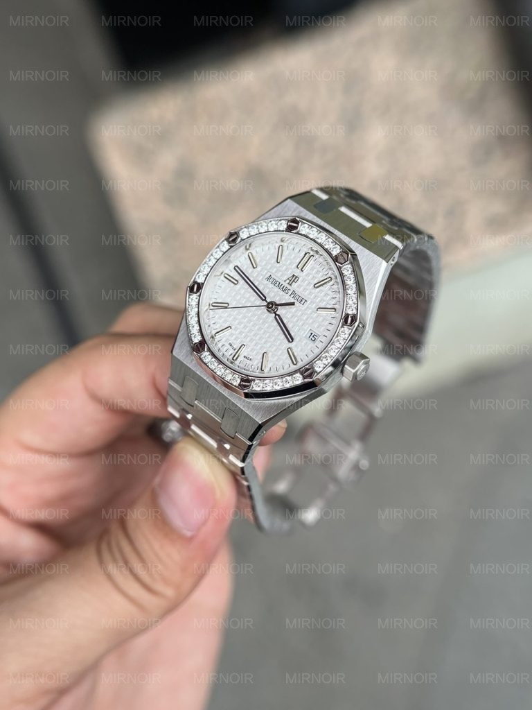 Dong-Ho-Audemars-Piguet-Royal-Oak-Che-Tac-Day-Kim-Loai-Nu-34mm-3-768x1024.jpg