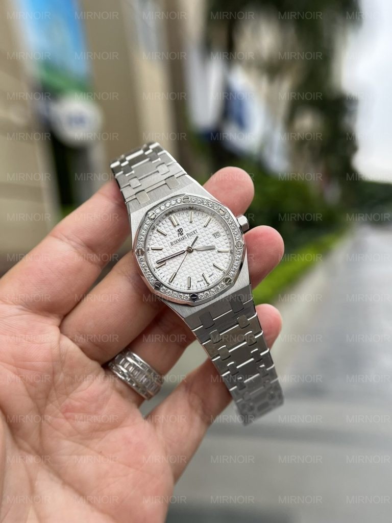 Dong-Ho-Audemars-Piguet-Royal-Oak-Che-Tac-Day-Kim-Loai-Nu-34mm-4-768x1024.jpg