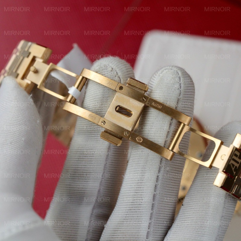 Dong-Ho-Audemars-Piguet-Royal-Oak-15400OR-Che-Tac-Moissanite-41mm-9.jpg