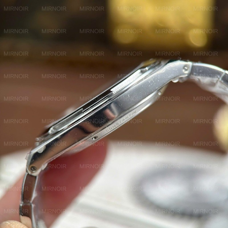 Dong-Ho-Vacheron-Constantin-Overseas-Ultra-Thin-2000V-Rep-11-Mat-Xanh-Duong-May-Co-Thuy-Sy-Xuong-8F-40mm-6-1024x1024.jpg