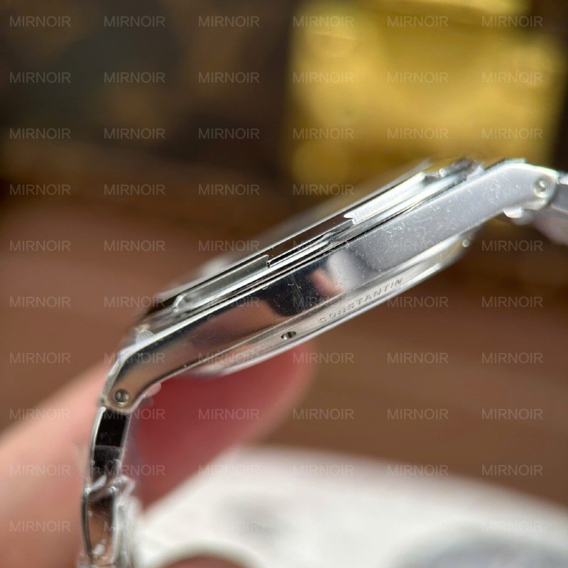 Dong-Ho-Vacheron-Constantin-Overseas-Ultra-Thin-2000V-Replica-11-Mat-Xam-May-Co-Thuy-Sy-Xuong-8F-40mm-6-1024x1024.jpg