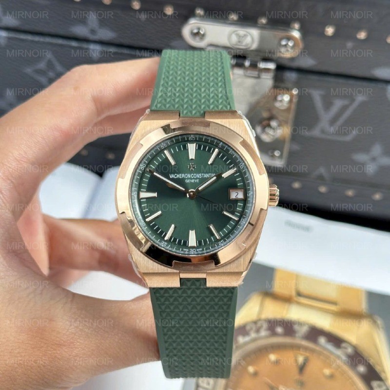 Dong-Ho-Vacheron-Constantin-Replica-11-Overseas-4500V-Mau-Xanh-La-Cay-Day-Cao-Su-41mm-2-1024x1024.jpg