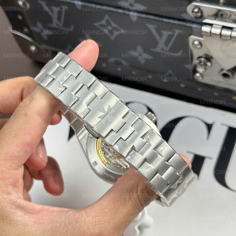 Dong-Ho-Vacheron-Constantin-Overseas-6000V-Tourbillon-Replica-11-BBR-Factory-425mm-9.jpg