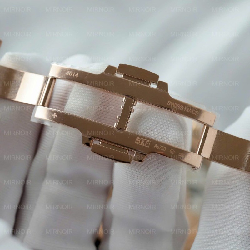 Dong-Ho-Vacheron-Constantin-Overseas-Dual-Time-7920V-Replica-11-Mat-Xanh-Green-41mm-9-1024x1024.jpg