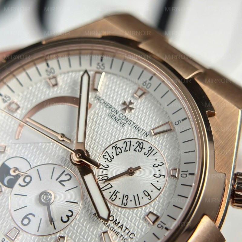 Dong-Ho-Vacheron-Constantin-Overseas-Dual-Time-47450-Che-Tac-Mat-Trang-9F-42mm-11-1024x1024.jpg