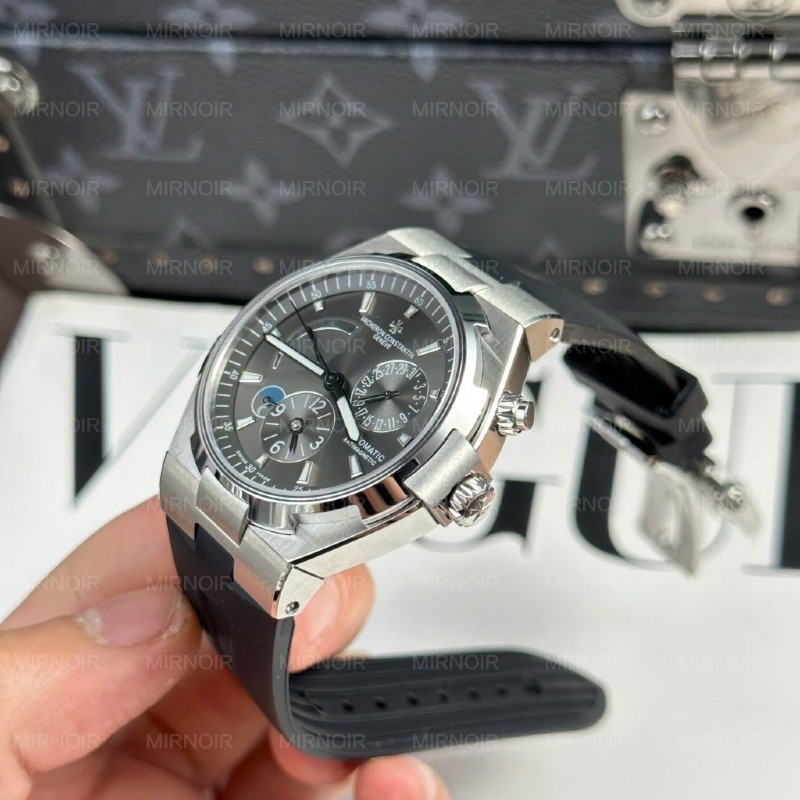 Dong-Ho-Nam-Vacheron-Constantin-Replica-11-Overseas-Dual-Time-47450-Mau-Xam-Nha-May-9F-42mm-4-1024x1024.jpg