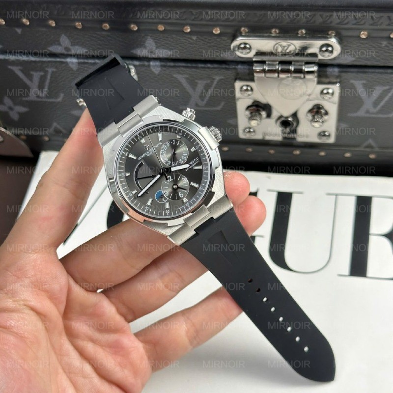 Dong-Ho-Nam-Vacheron-Constantin-Replica-11-Overseas-Dual-Time-47450-Mau-Xam-Nha-May-9F-42mm-10-1024x1024.jpg