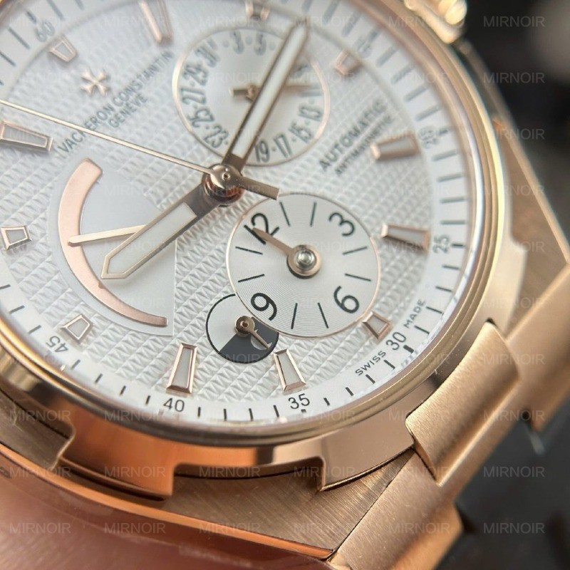 Dong-Ho-Vacheron-Constantin-Replica-11-Overseas-Dual-Time-47450-Ma-Vang-Hong-Xuong-9F-42mm-2-1024x1024.jpg