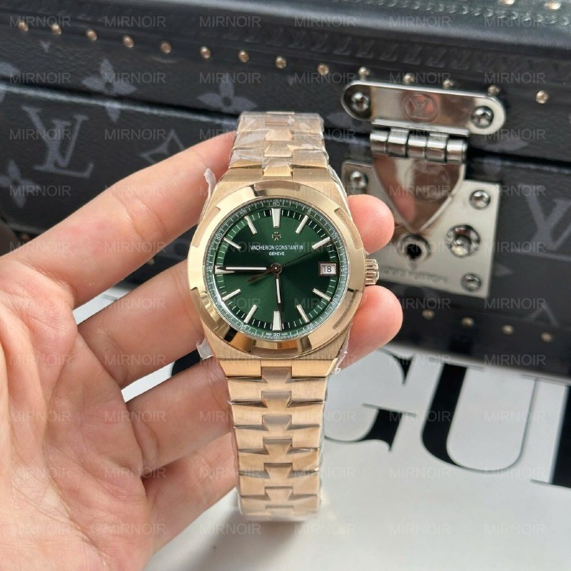 Dong-Ho-Vacheron-Constantin-Overseas-4500V-Replica-11-Mat-Xanh-La-Cay-41mm-1-1024x1024.jpg
