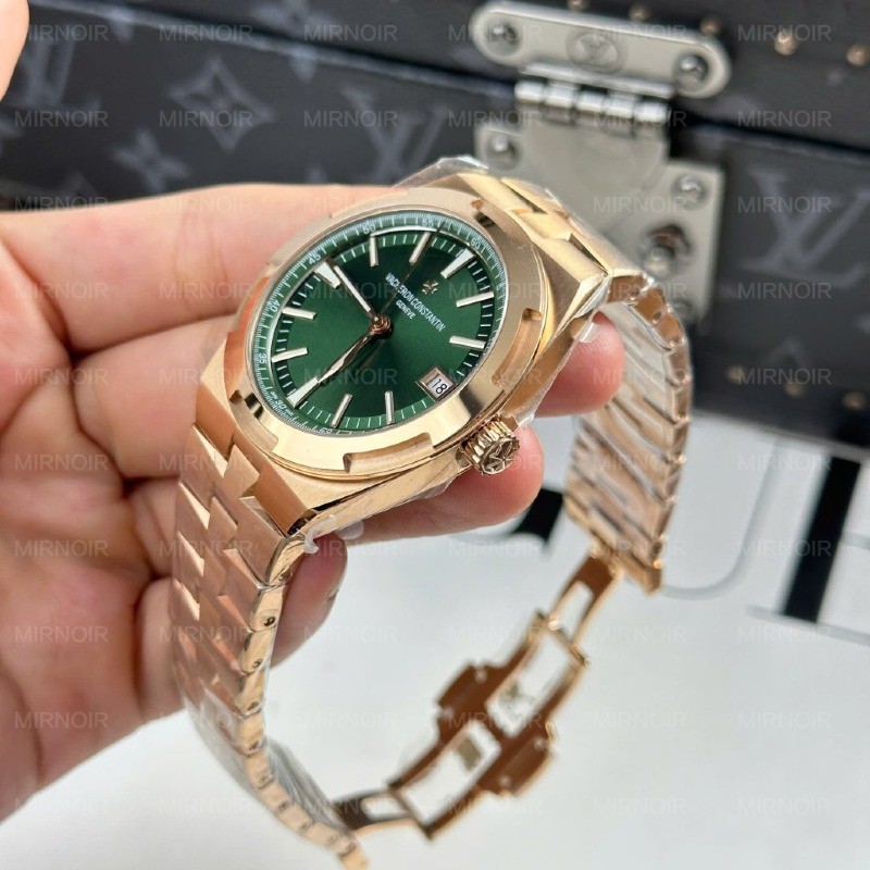 Dong-Ho-Vacheron-Constantin-Overseas-4500V-Replica-11-Mat-Xanh-La-Cay-41mm-4-1024x1024.jpg