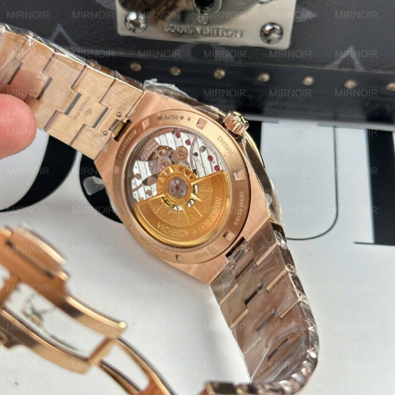 Dong-Ho-Vacheron-Constantin-Overseas-4500V-Replica-11-Mat-Xanh-La-Cay-41mm-6-1024x1024.jpg