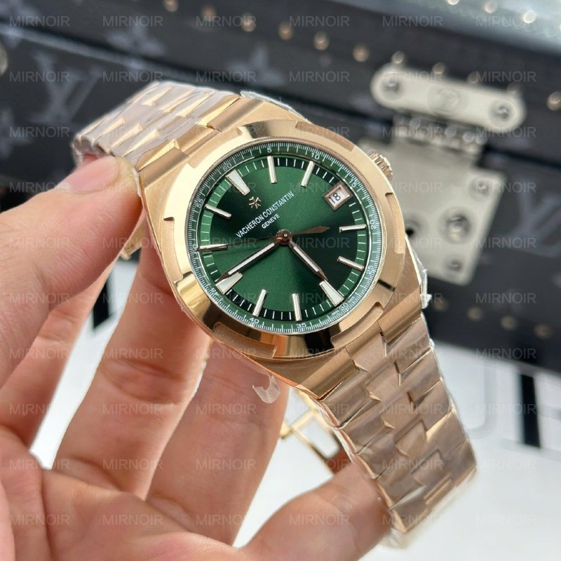 Dong-Ho-Vacheron-Constantin-Overseas-4500V-Replica-11-Mat-Xanh-La-Cay-41mm-8-1024x1024.jpg