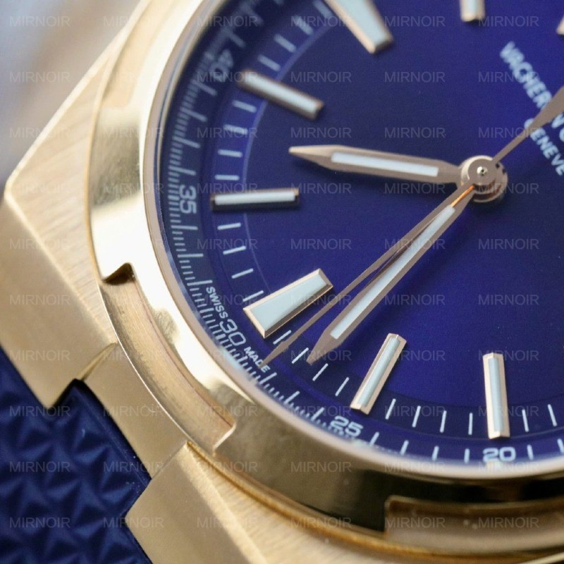 Dong-Ho-Vacheron-Constantin-Overseas-4500V-Boc-Vang-That-Mau-Xanh-Blue-Replica-11-Cao-Cap-41mm-7-1024x1024.jpg