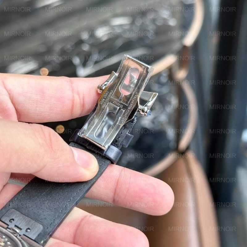 Dong-Ho-Vacheron-Constantin-Overseas-Tourbillon-6000V-Mau-Xanh-Duong-42-1-1024x1024.jpg