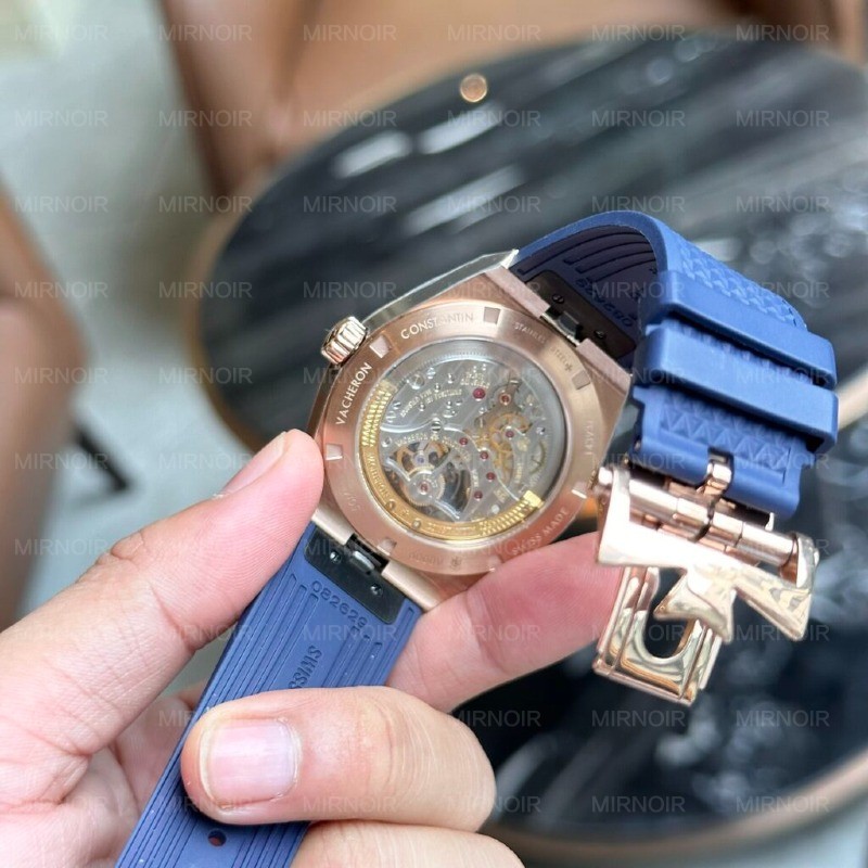 Dong-Ho-Vacheron-Constantin-Overseas-Tourbillon-6000V-Day-Cao-Su-42-2-1024x1024.jpg