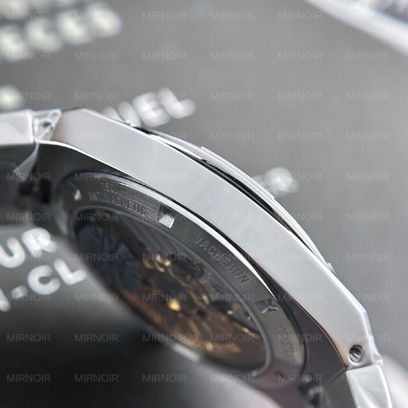 Dong-Ho-Vacheron-Constantin-Overseas-4500V-Mat-Xanh-Duong-Nha-May-PPF-41mm-4-1024x1024.jpg