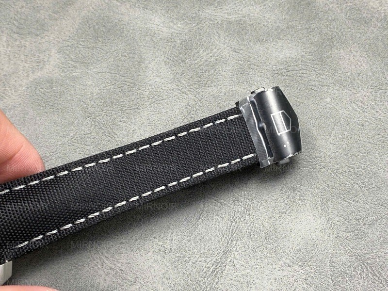 Dong-Ho-Tag-Heuer-Rep-Cao-Cap-Aquaracer-WAY201J.FC6370-Calibre-5-43mm-6.jpg